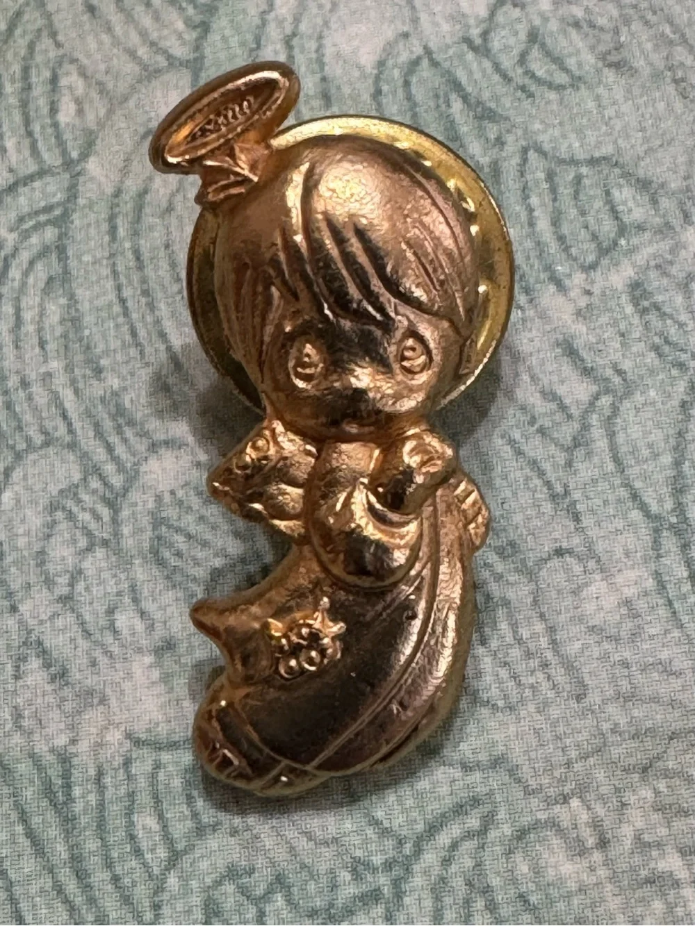 PRECIOUS MOMENTS LAPEL PIN